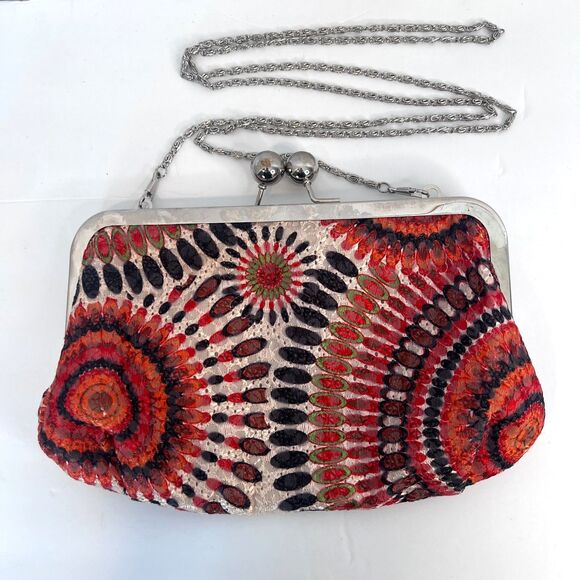Street Level Abstract Artsy Kiss Clasp Chain Crossbody Bag Purse Boho Bold - Picture 1 of 11